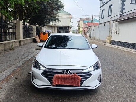 Hyundai Elantra 2019