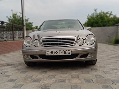 Mercedes E 240 2003