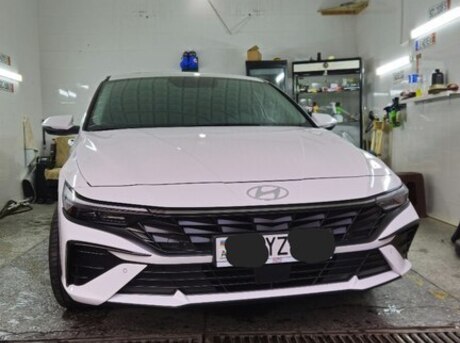 Hyundai Elantra 2024