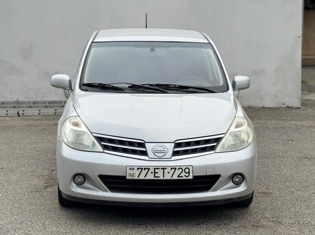 Nissan Tiida 2011