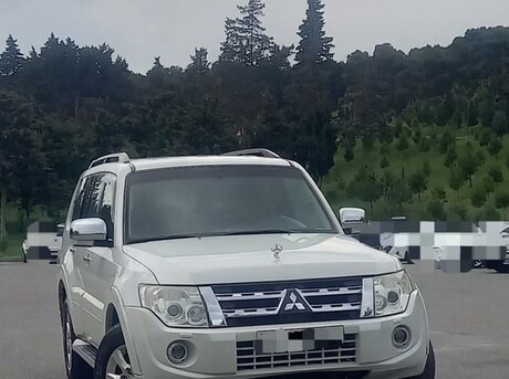 Mitsubishi Pajero 2012