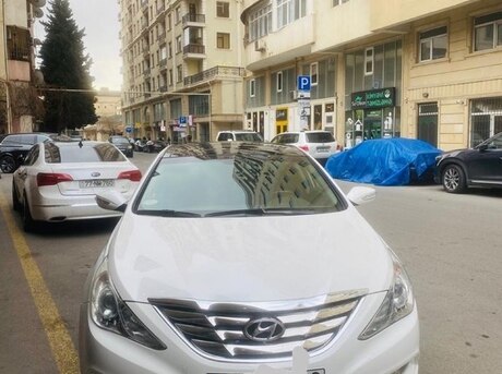 Hyundai Sonata 2011