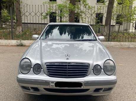 Mercedes E 240 2000