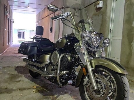 Yamaha XVS1300A Midnight Star