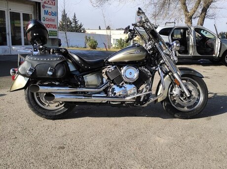Yamaha XVS1300A Midnight Star