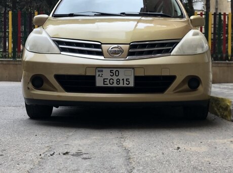 Nissan Tiida 2012