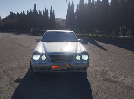 Mercedes E 220 d 2002