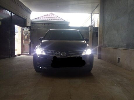 Nissan Tiida 2012