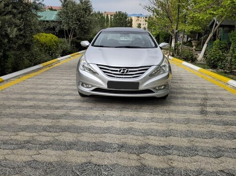 Hyundai Sonata 2011