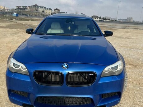 BMW M5 2012