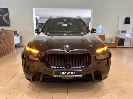 BMW X7 2025