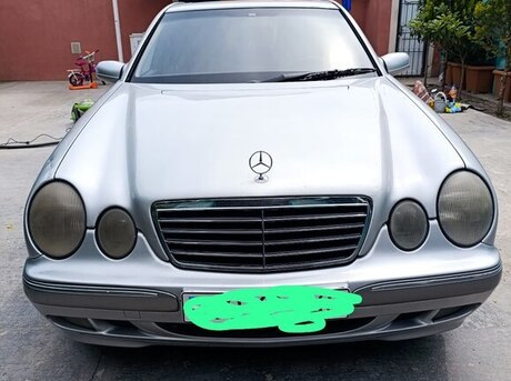 Mercedes E 240 2000