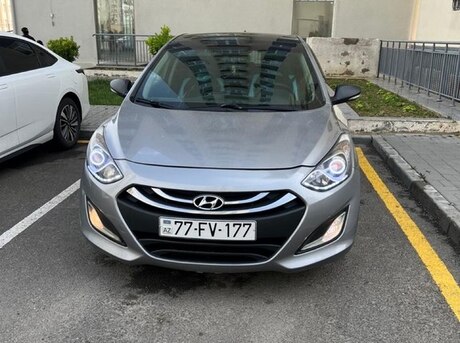 Hyundai Elantra 2012