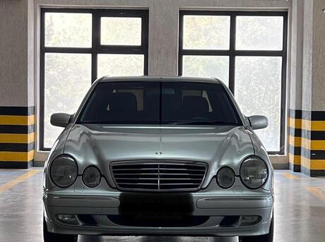 Mercedes E 240 2001