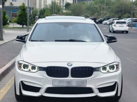 BMW 330 2015