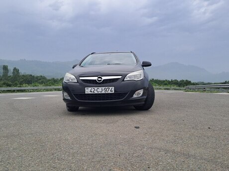 Opel Astra 2011