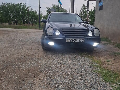 Mercedes E 220 d 2000