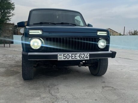 LADA (VAZ) Niva 2011