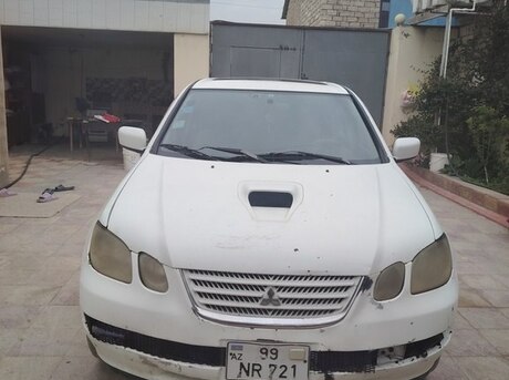 Mitsubishi Airtrek 2001