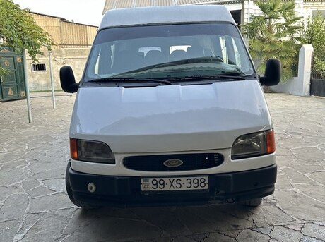 Ford Transit 2000