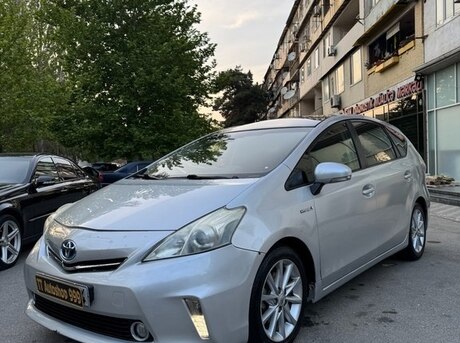 Toyota Prius V 2013