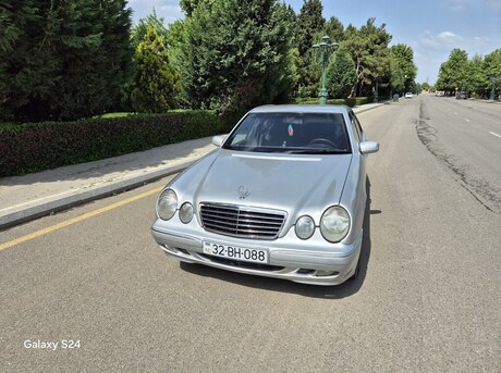 Mercedes E 270 2000
