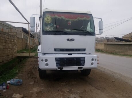 Ford Cargo