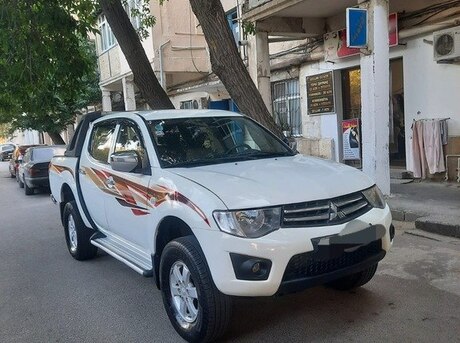 Mitsubishi L200 2014