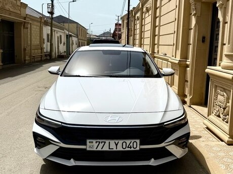 Hyundai Elantra 2024