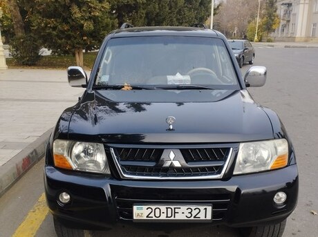 Mitsubishi Pajero 2004