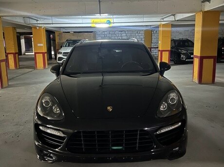 Porsche Cayenne GTS 2013