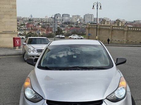 Hyundai Elantra 2013