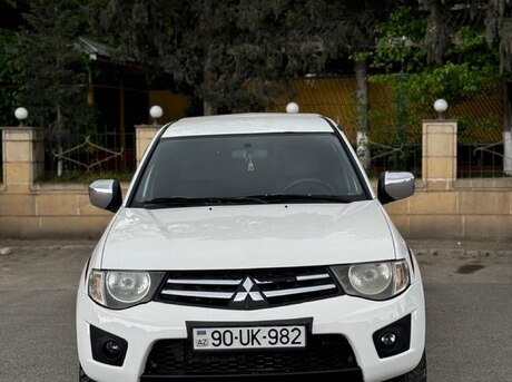Mitsubishi L200 2014