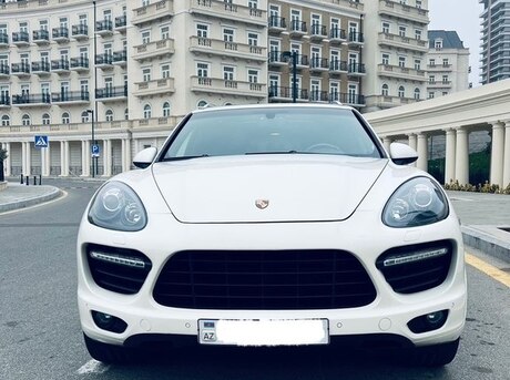 Porsche Cayenne S 2011
