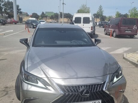 Lexus ES 300h 2023