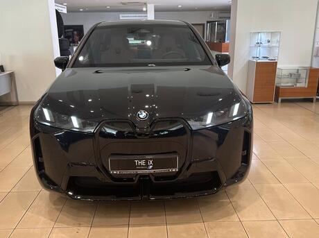 BMW iX