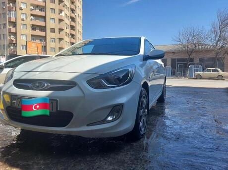 Hyundai Accent 2012