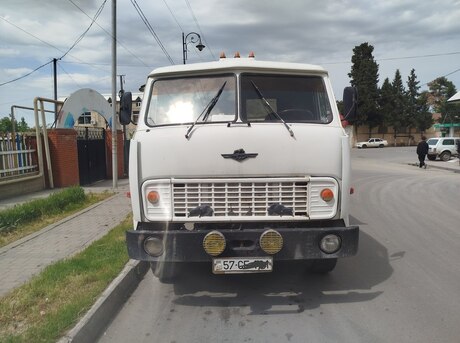 MAZ 5549 1990