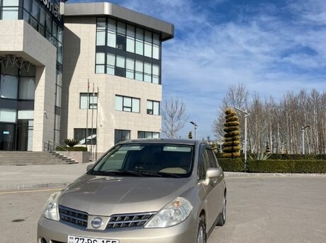 Nissan Tiida 2011
