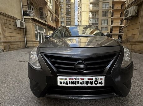 Nissan Versa 2018