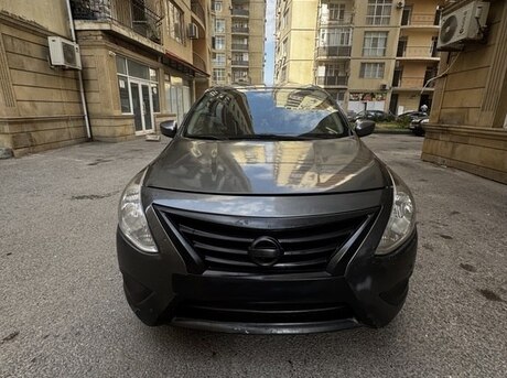 Nissan Versa