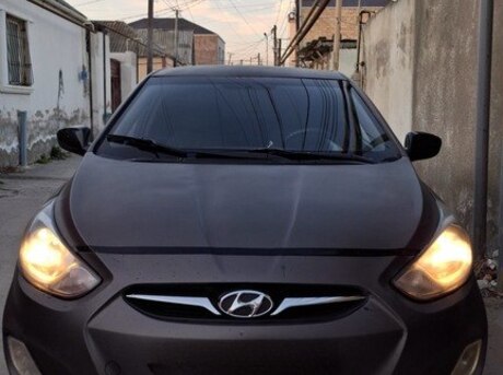 Hyundai Accent 2011