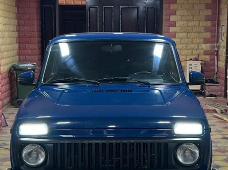 LADA (VAZ) Niva 2011