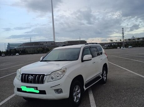 Toyota Land Cruiser Prado 2011