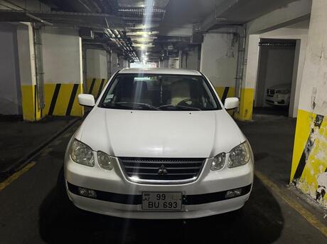 Mitsubishi Airtrek 2001