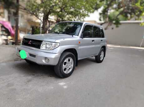 Mitsubishi Pajero io 1998