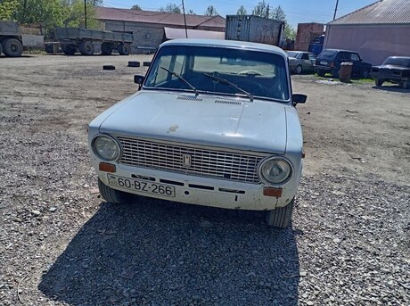 LADA (VAZ) 21011 1982