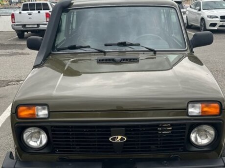 LADA (VAZ) Niva 2011