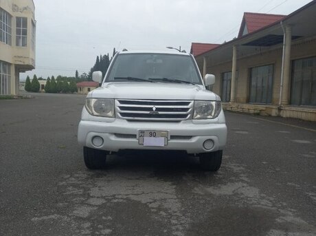 Mitsubishi Pajero io 2000