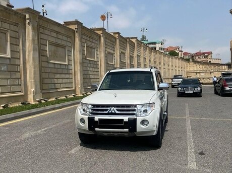 Mitsubishi Pajero 2011